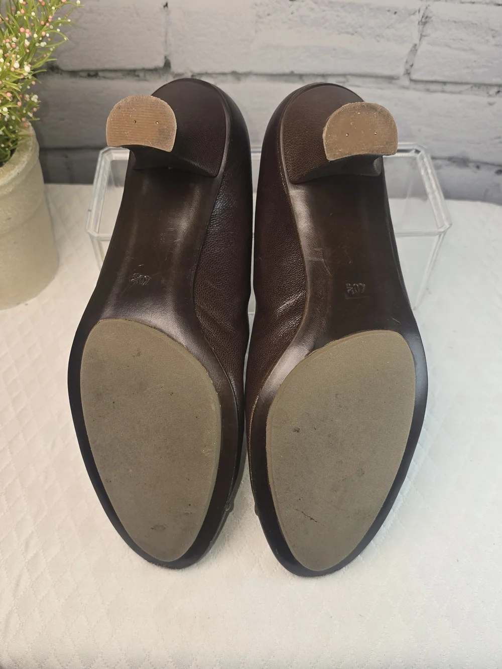 GENTLE SOULS BROWN LEATHER HEELS PUMPS WITH GOLD METALLIC DETAIL WOMENS 40.5